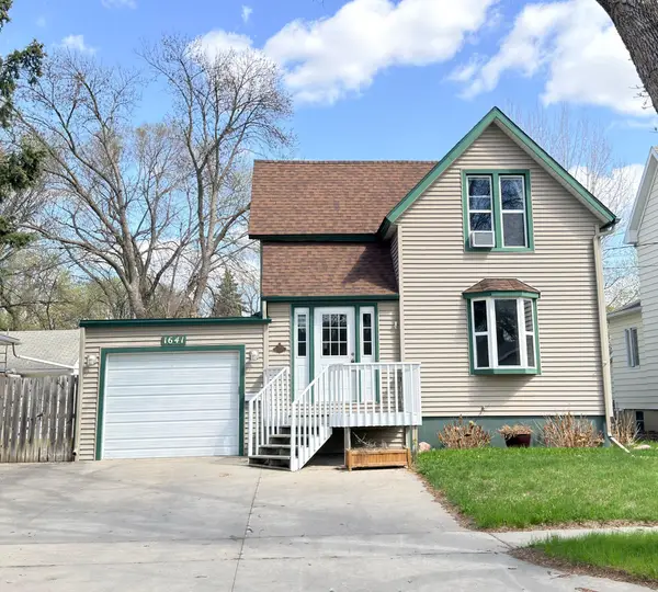 1641 8th Avenue S, Fargo, ND 58103
