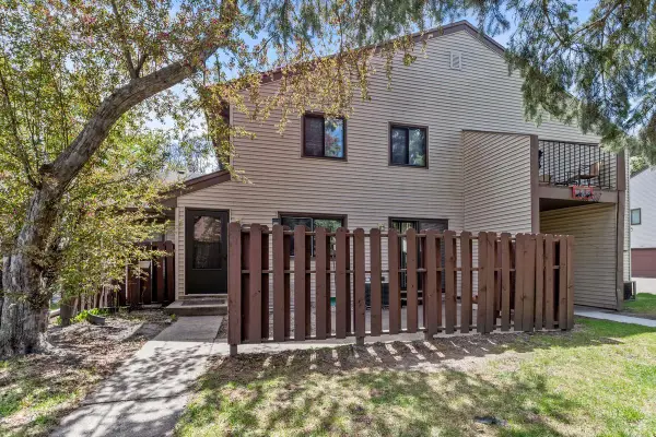 6047 72nd Lane N, Brooklyn Park, MN 55429