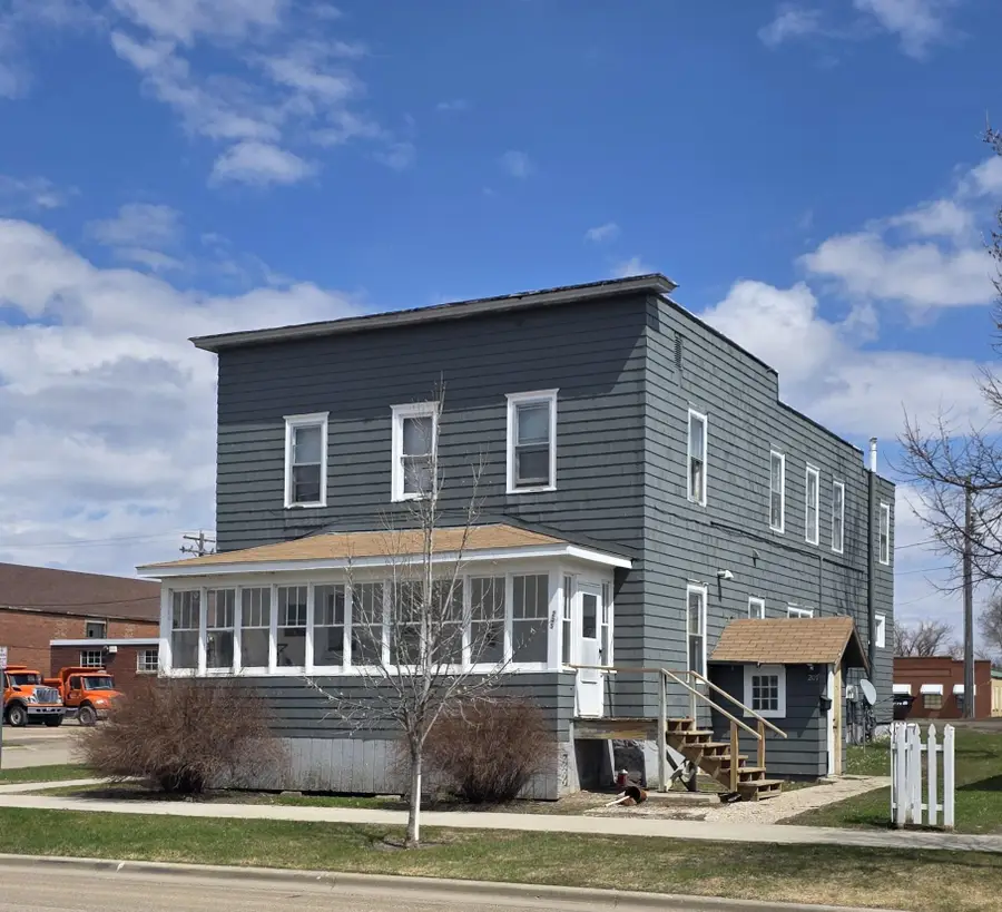 205 3rd Avenue Se, Valley City, ND 58072 - #2