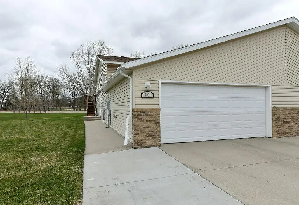 1661 6th Street W, West Fargo, ND 58078 - #1