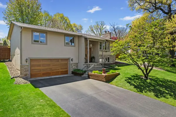 2897 Torchwood Drive, New Brighton, MN 55112