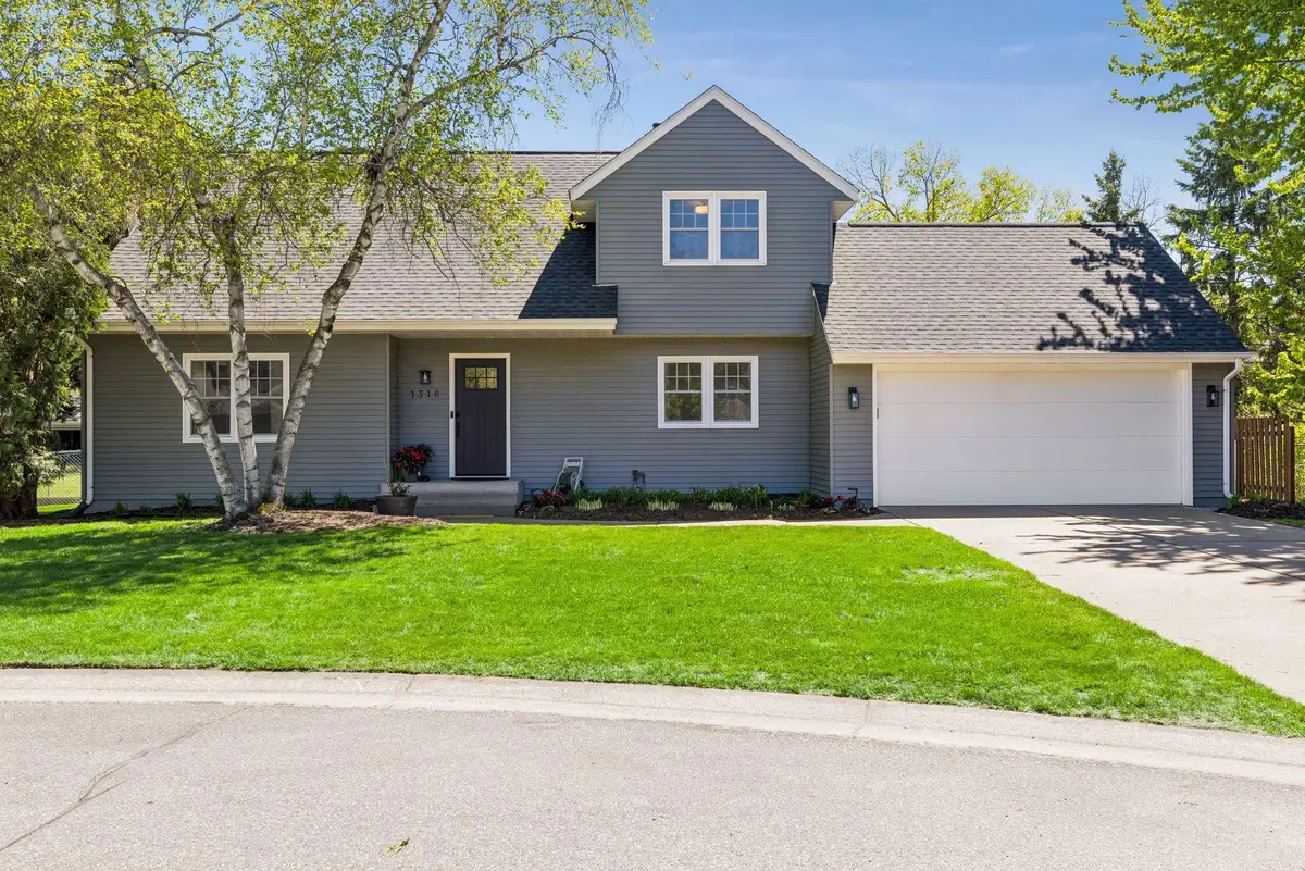1316 Christy Circle, Roseville, MN 55113 - #1