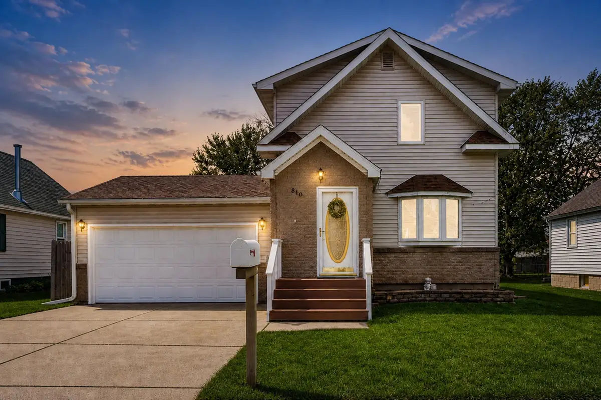 810 10th Avenue Se, Austin, MN 55912 - #1