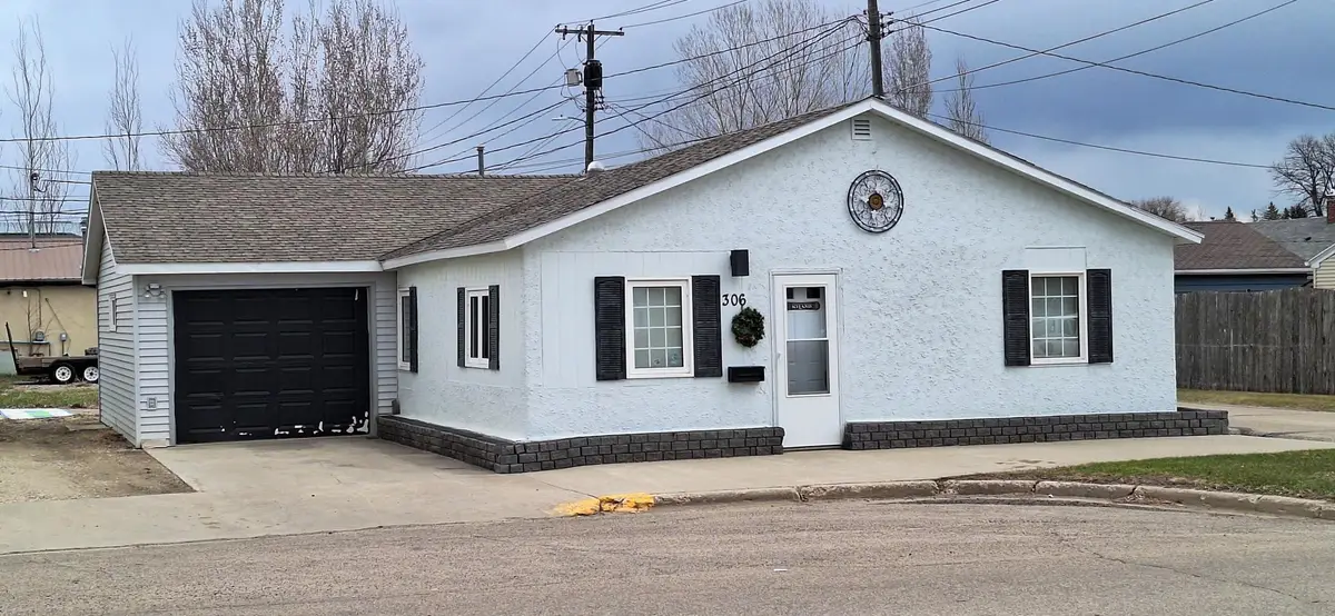 306 11th Street, Walhalla, ND 58282 - #1