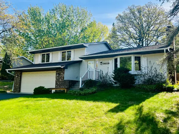 4708 Laura Lane, Shoreview, MN 55126