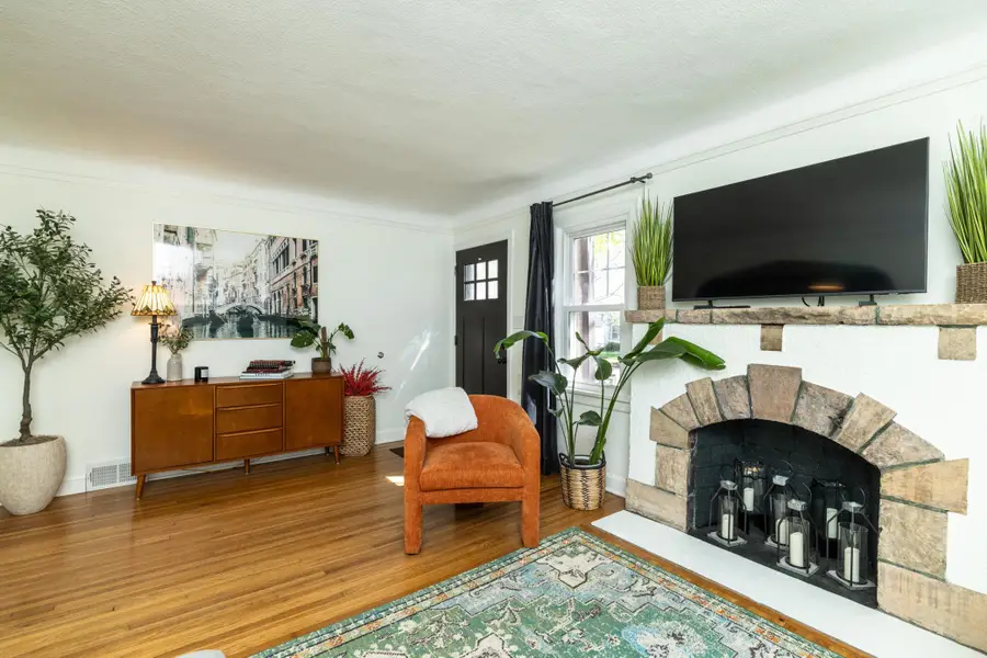 4151 Queen Avenue N, Minneapolis, MN 55412 - #3
