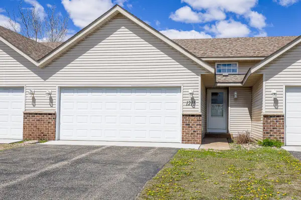 1215 West Edge Place, New Richmond, WI 54017