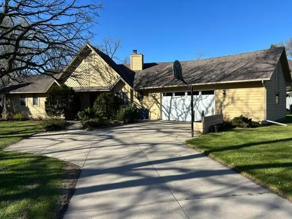 1206 Riverview Court, Sauk Rapids, MN 56379