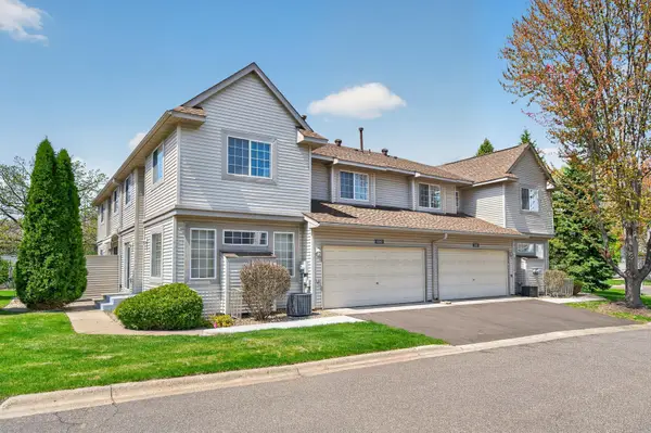 1088 Lovell Avenue W, Roseville, MN 55113