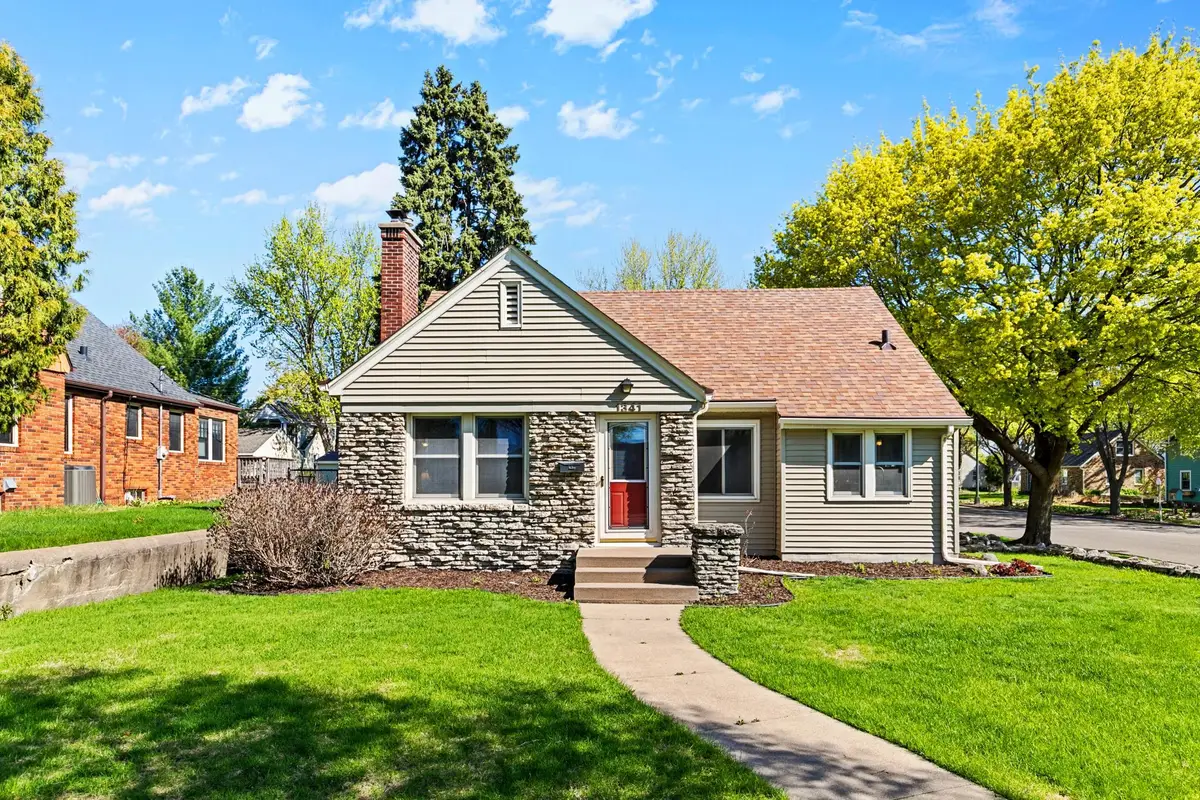1341 Iowa Avenue W, Falcon Heights, MN 55108 - #1
