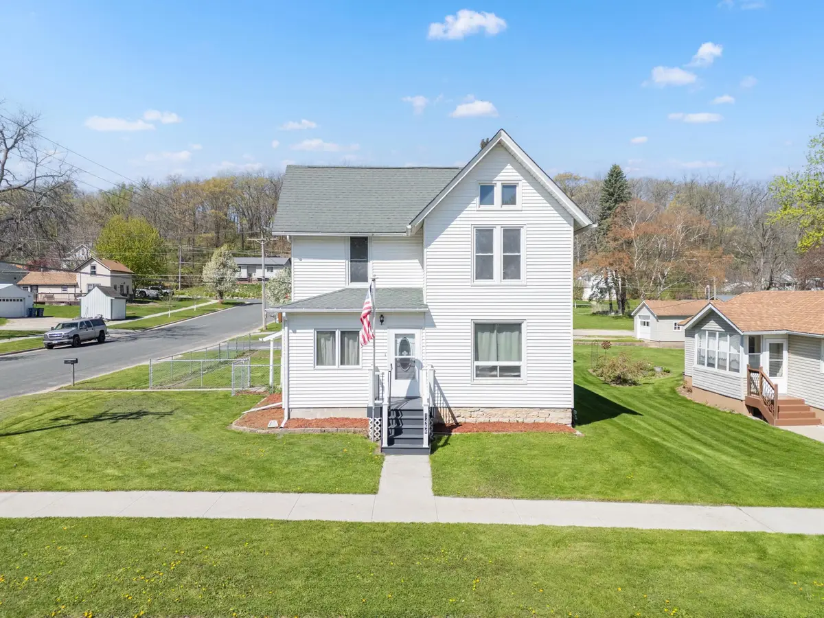 1466 Saint Charles Avenue, Saint Charles, MN 55972 - #1
