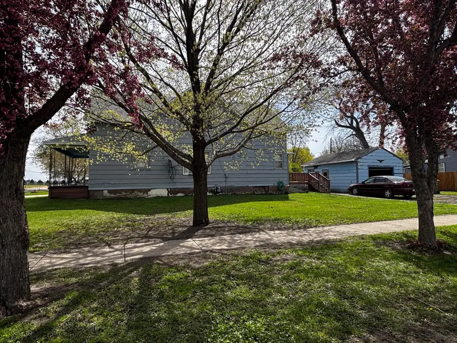 904 4th Street Se, Pipestone, MN 56164 - #3