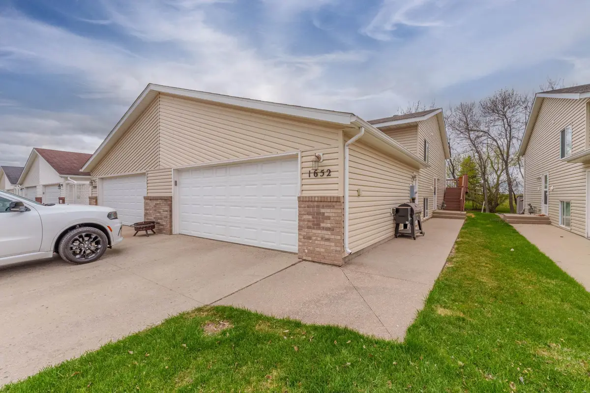 1652 10th Street W, West Fargo, ND 58078 - #1