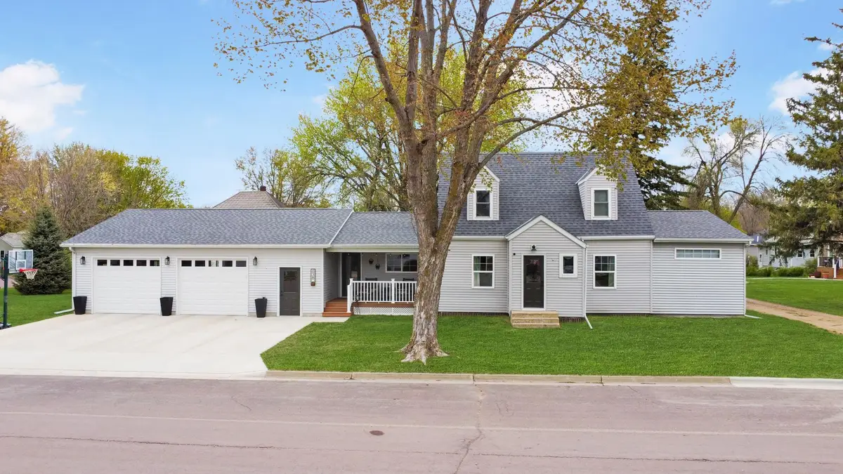 638 6th Street, Westbrook, MN 56183 - #1