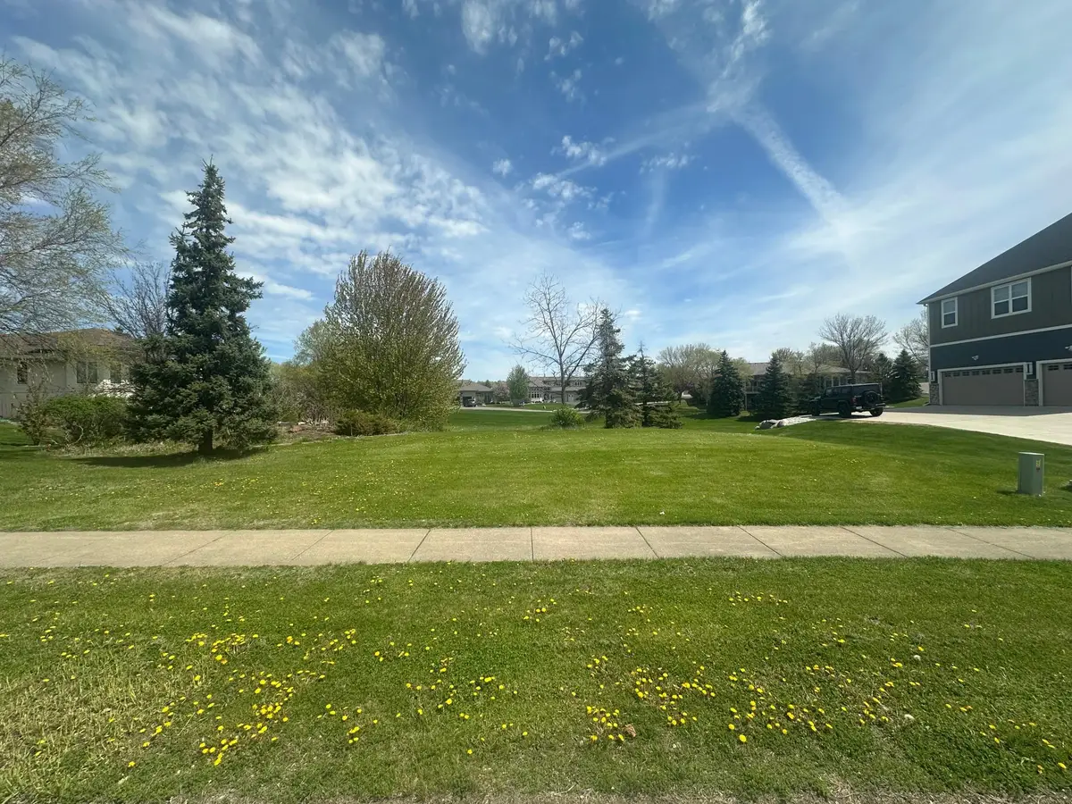 14487 Wilds Parkway Nw, Prior Lake, MN 55372 - #1