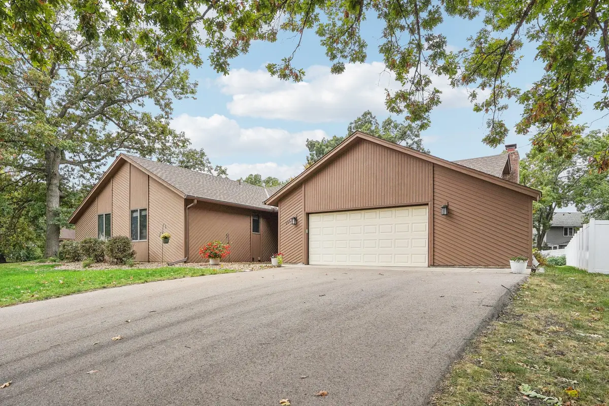 2067 Kings Road, Eagan, MN 55122 - #1