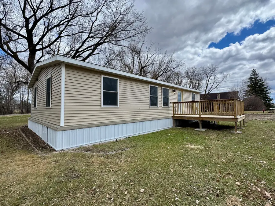 202 Washington Street Se, Warroad, MN 56763 - #2