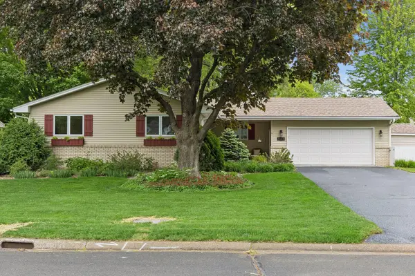 2124 Pleasant View Drive, New Brighton, MN 55112