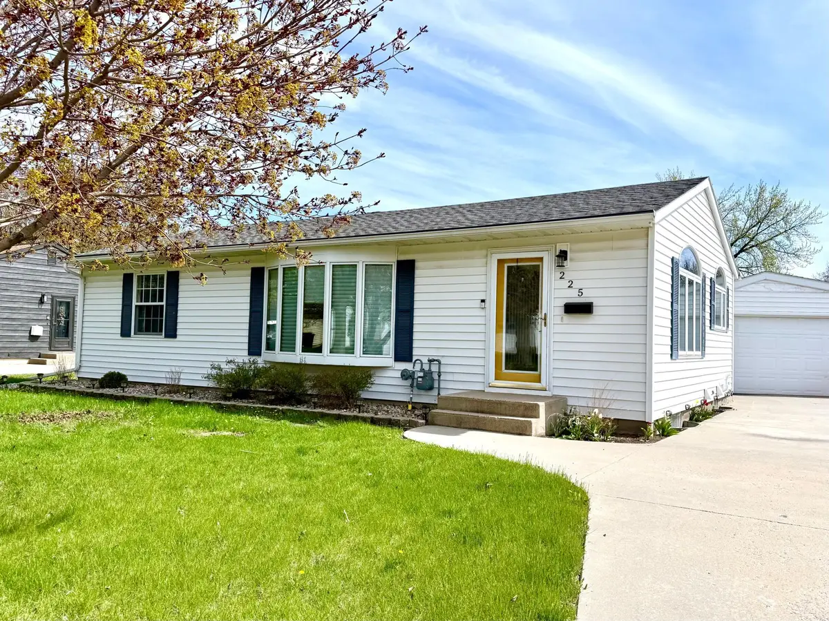 225 Sunrise Boulevard, Redwood Falls, MN 56283 - #1