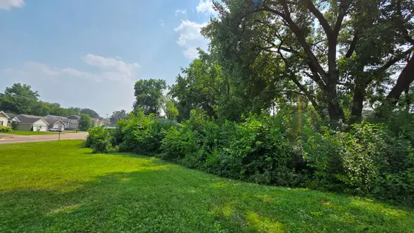 3949 Douglas Drive N, Crystal, MN 55422