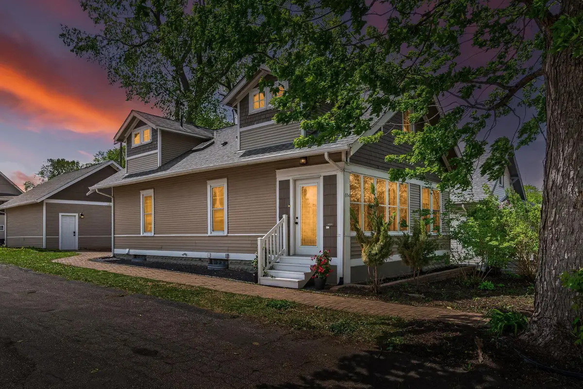 654 Carroll Avenue, Saint Paul, MN 55104 - #1