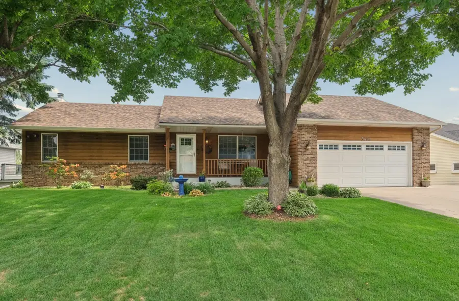5461 Golfview Avenue N, Oakdale, MN 55128 - #2