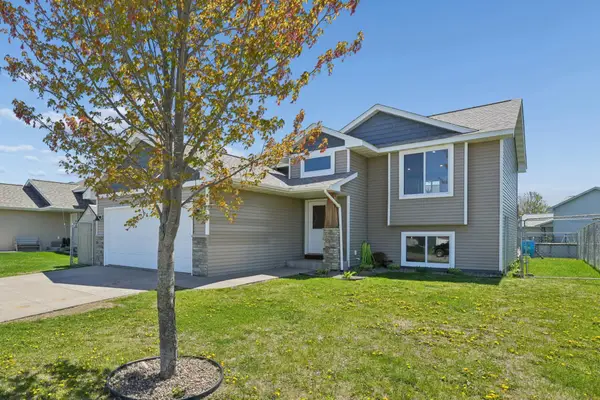 1314 Blue Jay Place, New Richmond, WI 54017