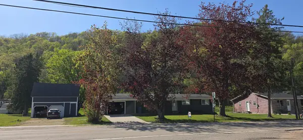 1240 N Main Street, Altura, MN 55910