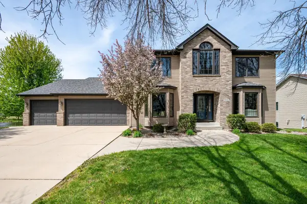 900 Lexington Avenue N, New Prague, MN 56071