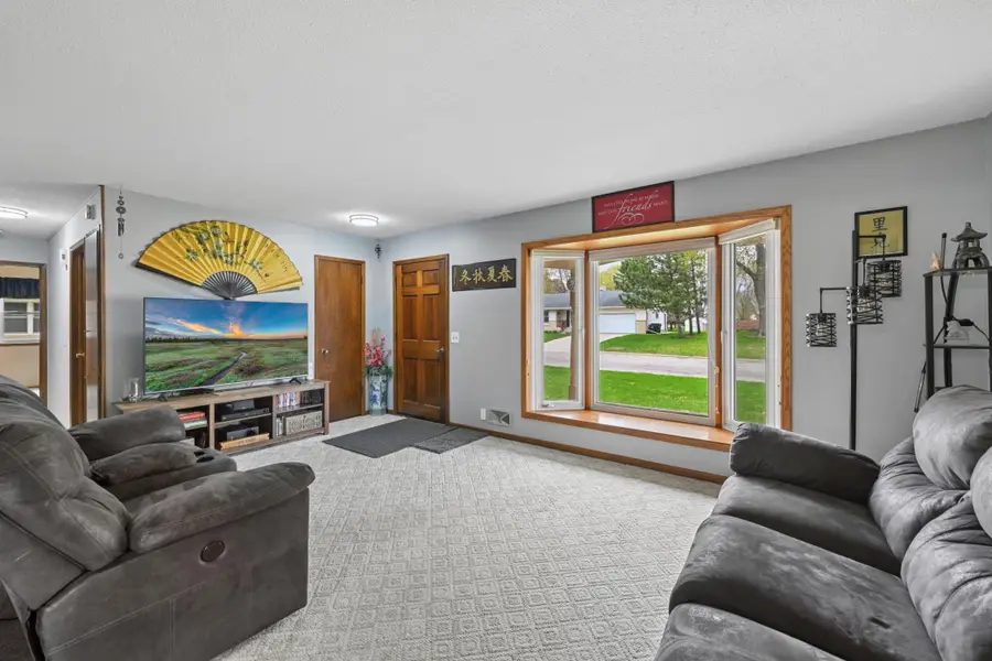 106 Garden Road Ne, Hutchinson, MN 55350 - #3