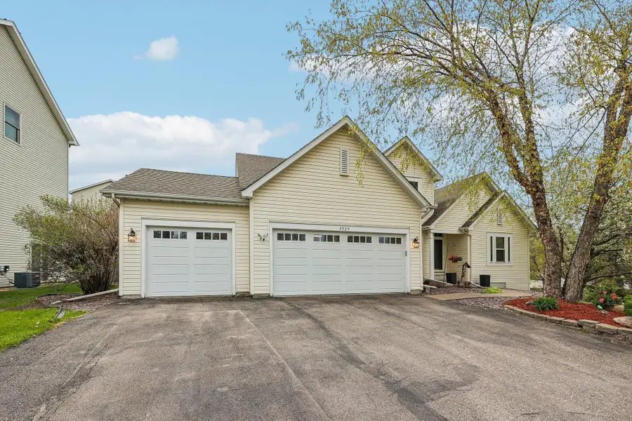 4909 Rusten Rd, Eagan, MN 55122 - #2