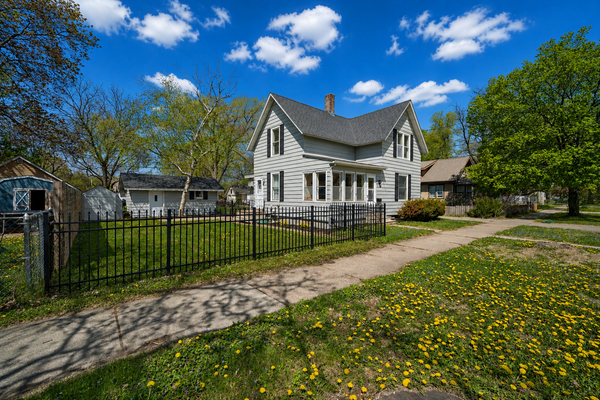 112 7th Avenue Nw, Faribault, MN 55021