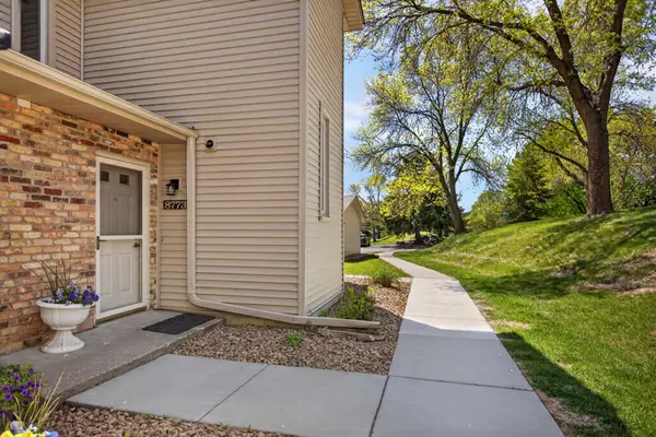 8773 Jasmine Lane, Eden Prairie, MN 55344