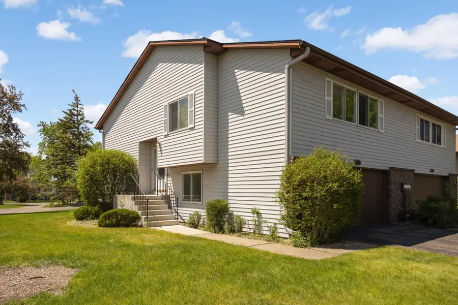 3956 Goodwin Avenue N, Oakdale, MN 55128 - #2