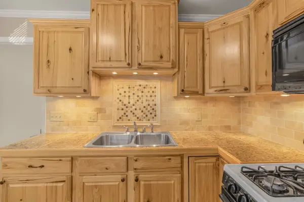 105 Warner Avenue S, Willernie, MN 55090