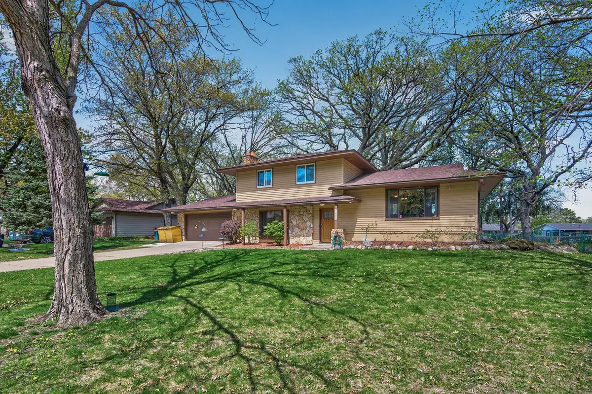 10633 Hollywood Boulevard Nw, Coon Rapids, MN 55433 - #1