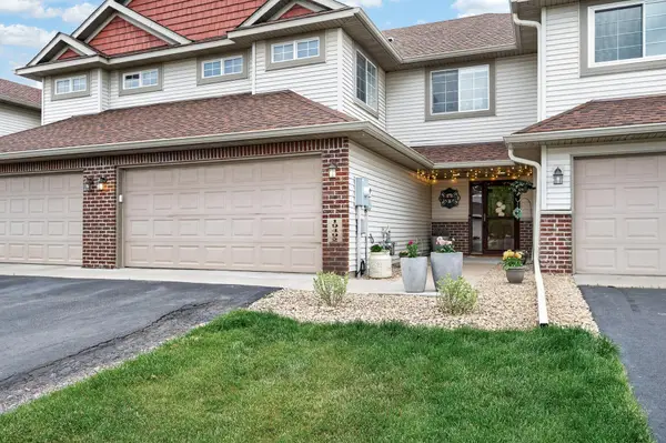 19492 Prairieview Drive, Rogers, MN 55374