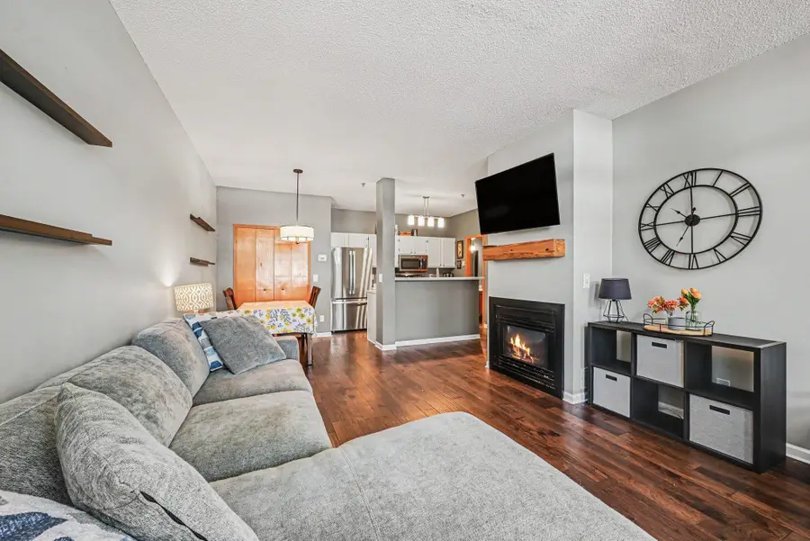 17900 Cobblestone Way, Eden Prairie, MN 55347 - #3
