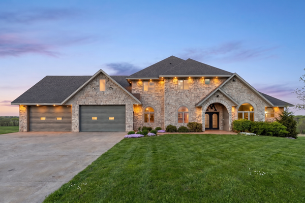 20951 Prairie Hills Lane, Prior Lake, MN 55372