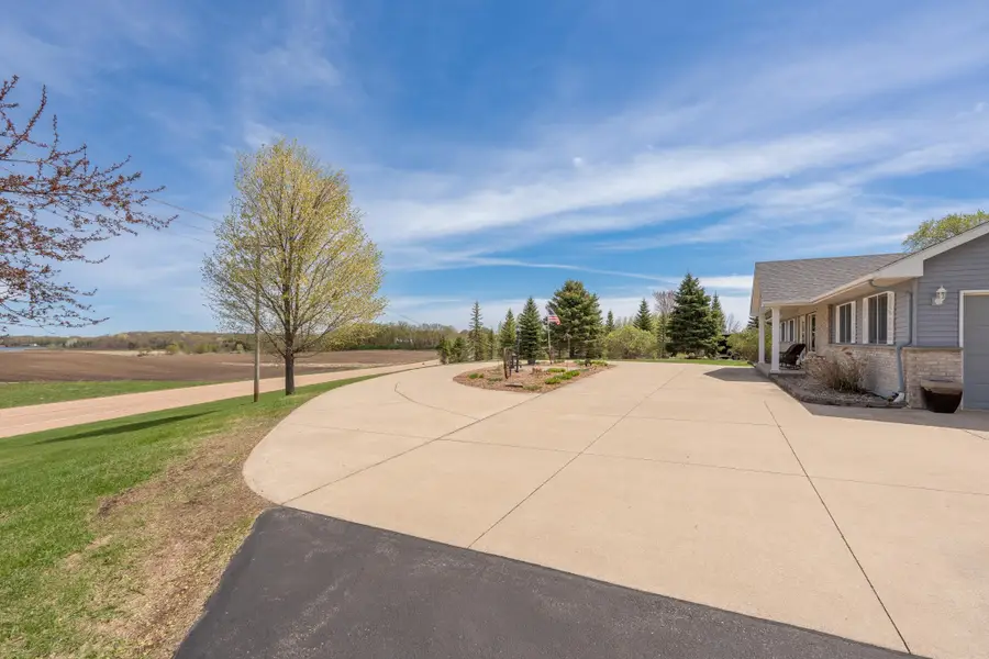 7195 County Road 10 E, Chaska, MN 55318 - #2