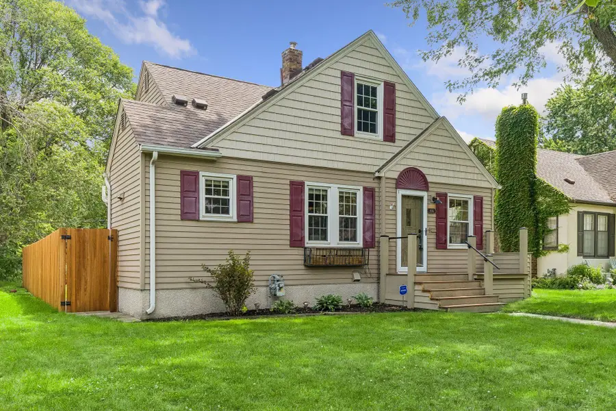 4136 Abbott Avenue N, Robbinsdale, MN 55422 - #2