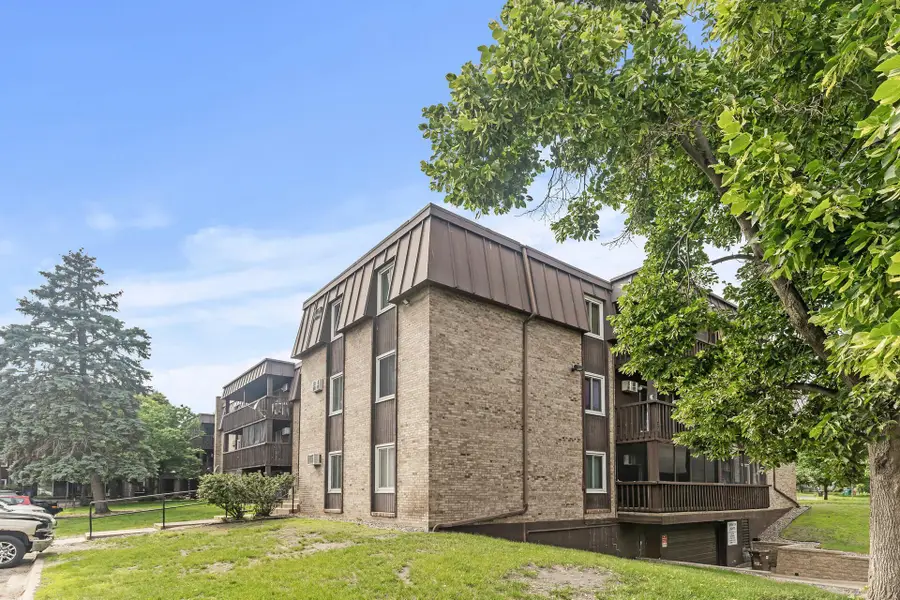 4207 Lakeside Avenue N #328, Brooklyn Center, MN 55429 - #3