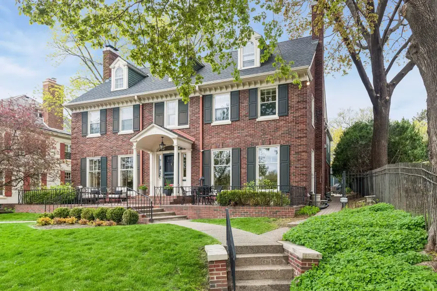 2240 W Lake Of The Isles Parkway, Minneapolis, MN 55405 - #2