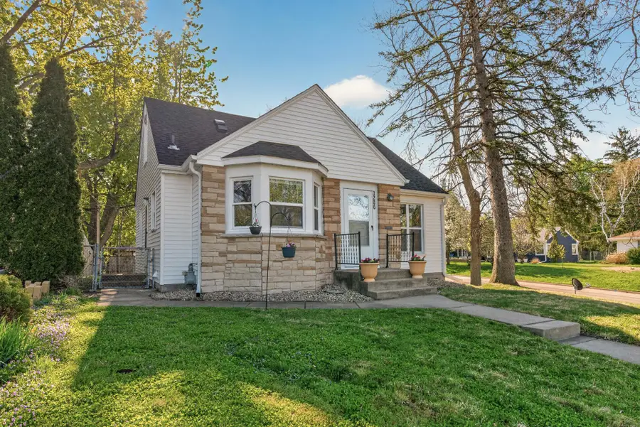 3200 Ewing Avenue N, Robbinsdale, MN 55422 - #2