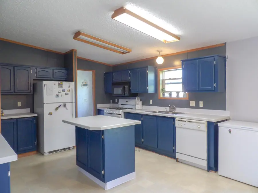 425 6th Avenue W, Floodwood, MN 55736 - #3