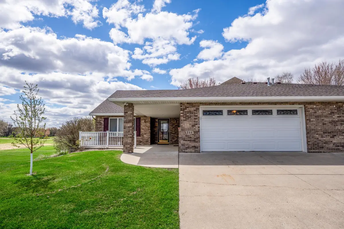 211 Valley View Drive Se, Willmar, MN 56201 - #1