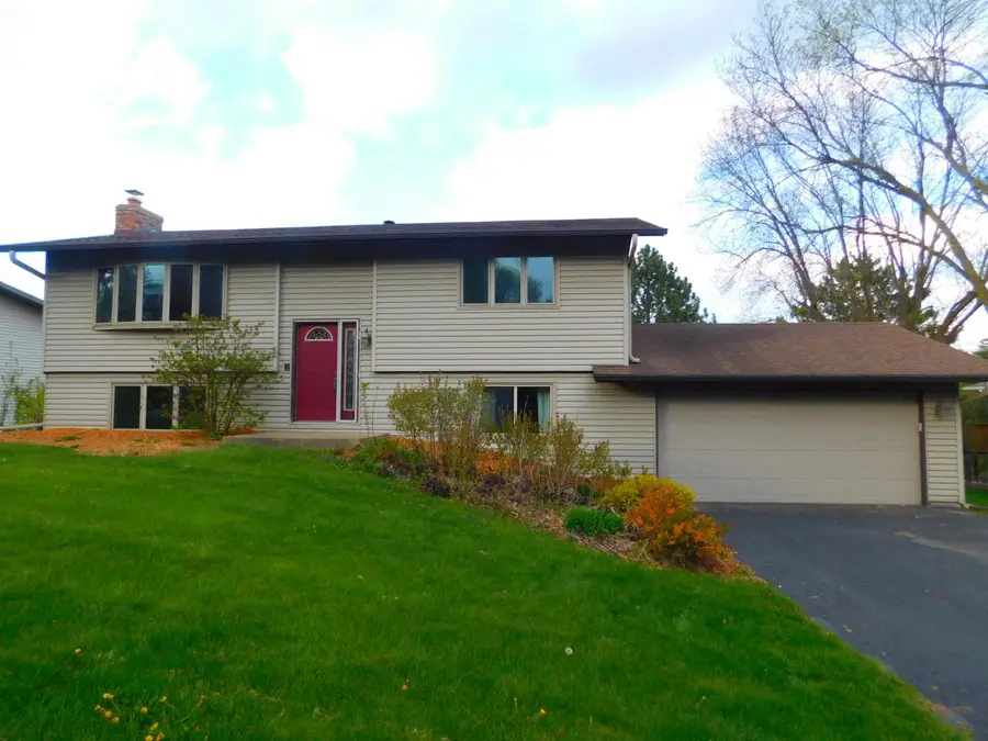 931 Dawn Avenue, Shoreview, MN 55126 - #2