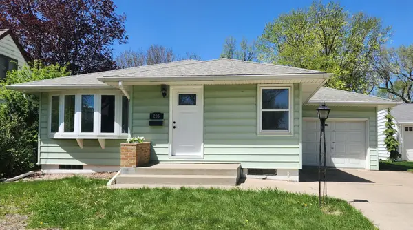 206 S Whitney Street, Marshall, MN 56258