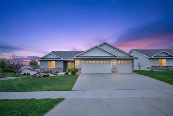 2528 Hawk Ridge Court Se, Rochester, MN 55904