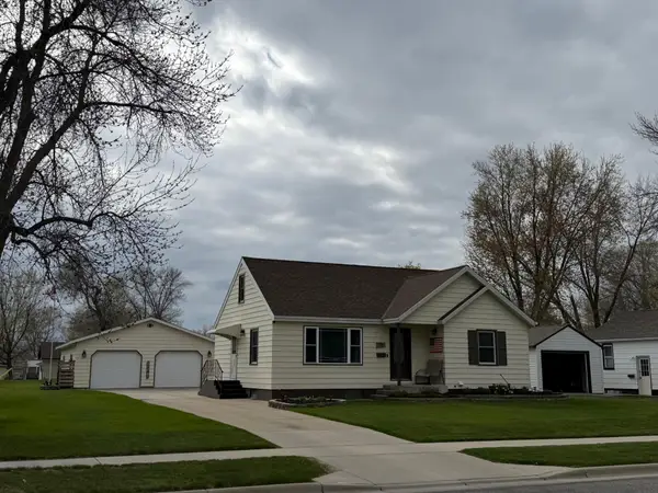 515 Oak Street N, Sauk Centre, MN 56378